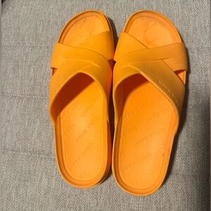 Cole Haan Findra Pool "Radiant Yellow Rubber" Women's Slide Size 10B